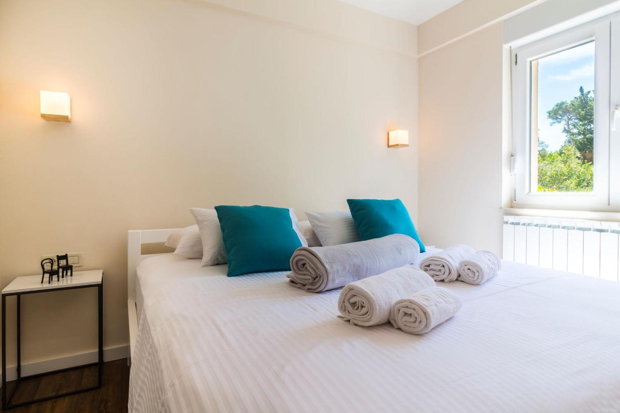 Апартаменти Secret Escape Penthouse Слатине Номер фото
