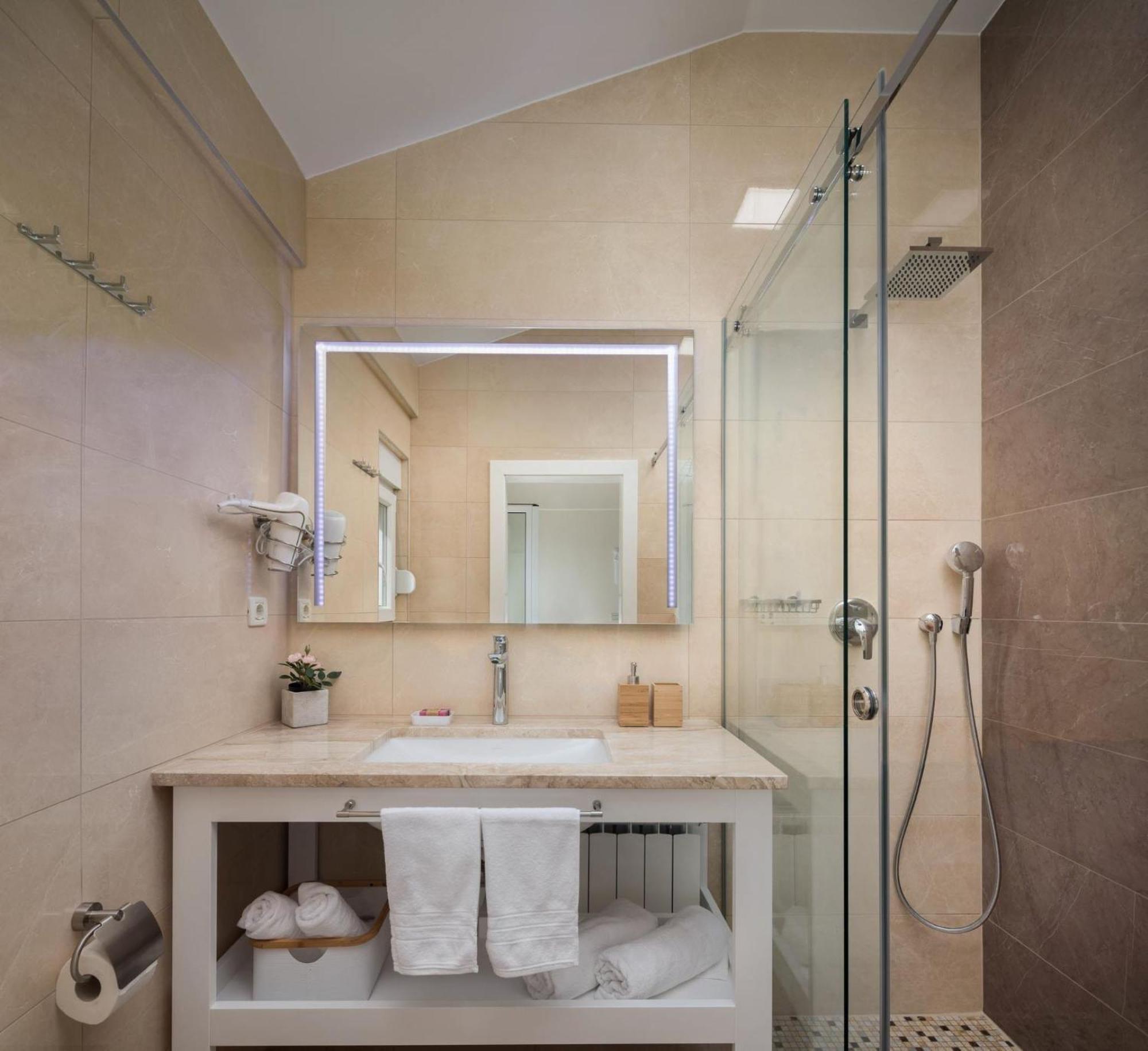 Апартаменти Secret Escape Penthouse Слатине Номер фото